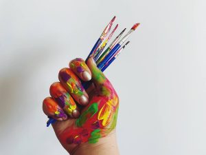 Мастер-класс по изобразительному искусству ко Дню России состоится в Доме ученых. Фото: Татьяна Петрыкина, «Вечерняя Москва»