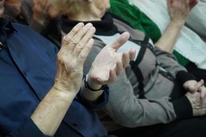 Праздник мудрости и уважения: сотрудники библиотеки №260 подготовили специальную программу. Фото: Анна Быкова, «Вечерняя Москва»