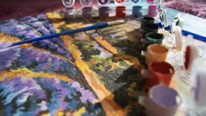 Выставка молодой художницы в Троицком Доме ученых. Фото: Татьяна Петрыкина, «Вечерняя Москва»