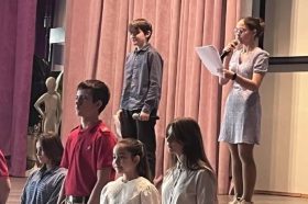 Волонтеры №1392 провели культурно-просветительскую лекцию. Фото: официальная страница школы №1392 имени Дмитрия Рябинкина в социальных сетях