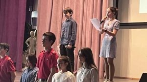 Волонтеры №1392 провели культурно-просветительскую лекцию. Фото: официальная страница школы №1392 имени Дмитрия Рябинкина в социальных сетях